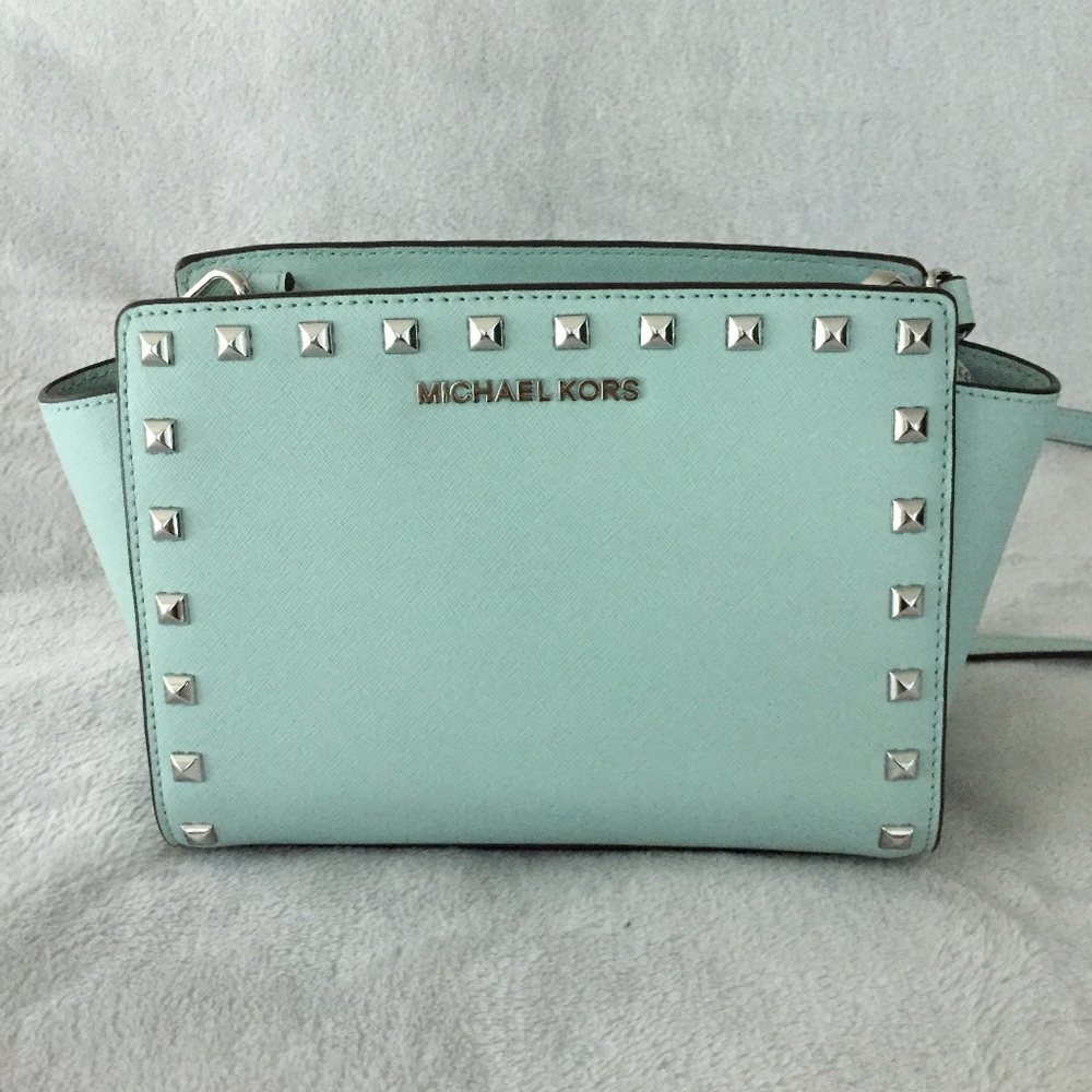 Michael Kors Selma Stud Medium Messenger - Celadon